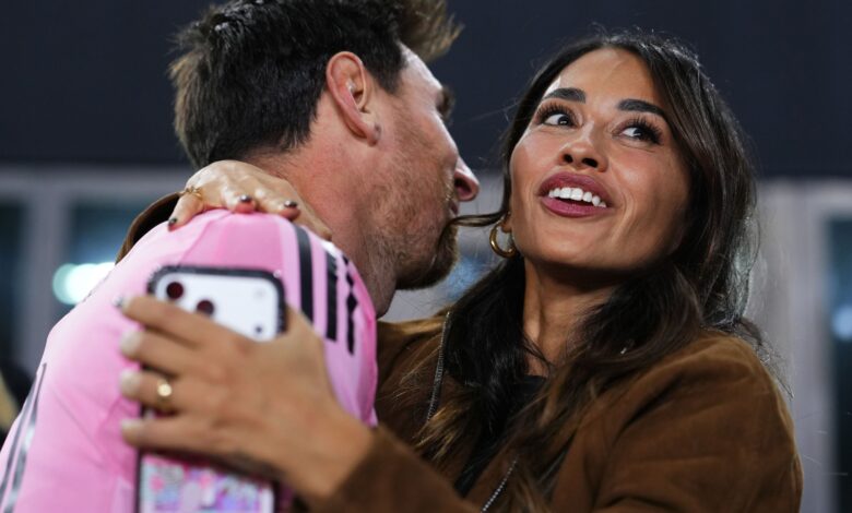 ميسي يكشف عن طلب الزواج الرومانسي من أنتونيلا: تفاصيل من القلب - Getty Images Sport