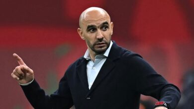 الركراكي: نجم الوداد السابق يؤيد مدرب المغرب حتى الموت