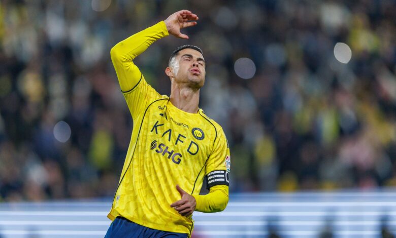عقد رونالدو والنصر: بند مفاجئ يمنحه حق الرحيل وصدمة للجماهير