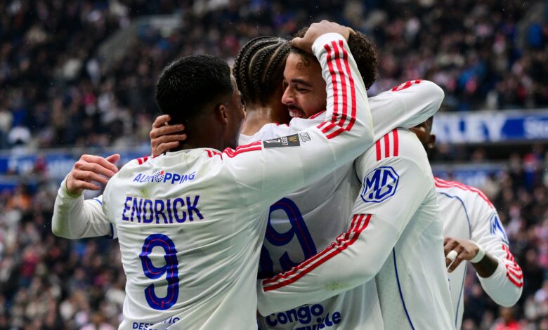 ليون يواصل الزحف الأوروبي ويهزم ليل بهدف الشاب نارتي