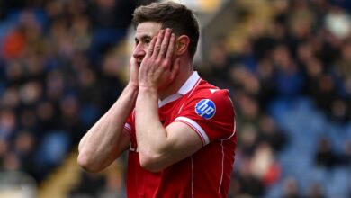 إصابة نجم ريكسهام: ضربة قوية لآمال الصعود في الدوري الإنجليزي - Getty Images Sport