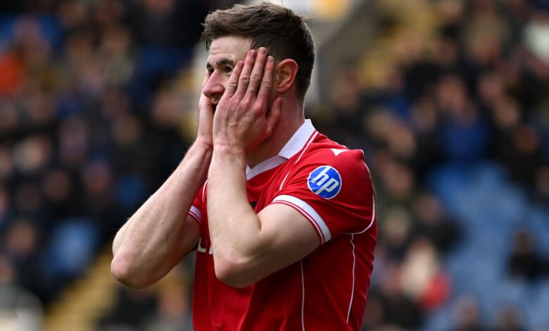 إصابة نجم ريكسهام: ضربة قوية لآمال الصعود في الدوري الإنجليزي - Getty Images Sport