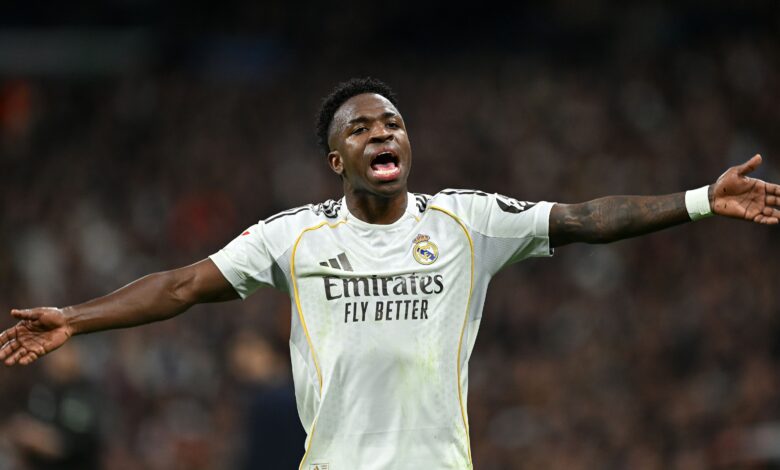 فينيسيوس: رسالة ولاء حتى الموت وتعرض لهتافات الجماهير