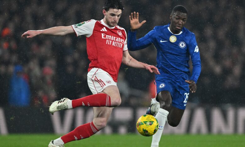 آرسنال وتشيلسي: القنوات الناقلة وكيفية متابعة الديربي اللندني 2025-2026