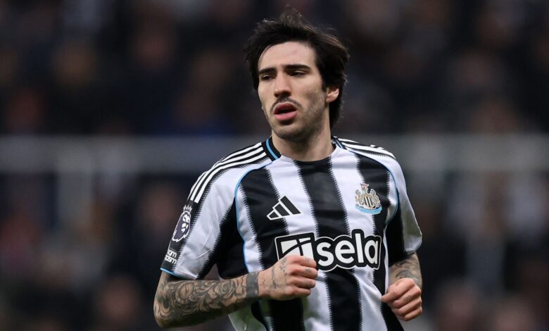 نيوكاسل يرفض بيع تونالي: مانشستر يونايتد وتشيلسي في حالة ترقب