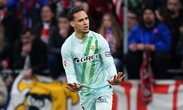 أنتوني: أحتاج للتطور.. وبيليجريني يكشف تفاصيل إصابة نجم بيتيس