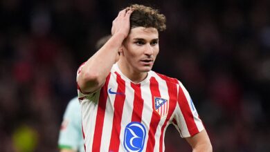 أتلتيكو مدريد يرد على برشلونة بشأن خوليان ألفاريز: ليس للبيع
