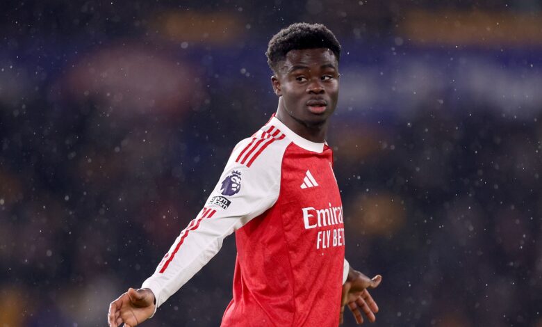 ساكا يتعرض لانتقادات حادة من أسطورة توتنهام بسبب سلوكه بعد تعادل أرسنال