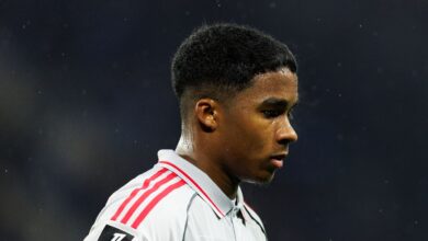 إندريك ينتقد مدرب فرنسا السابق: 'لاعب عديم الفائدة' في خسارة ليون -