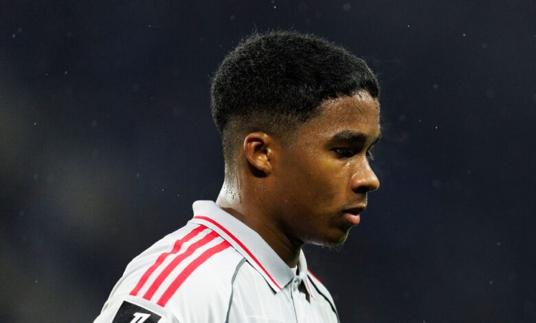 إندريك ينتقد مدرب فرنسا السابق: 'لاعب عديم الفائدة' في خسارة ليون -