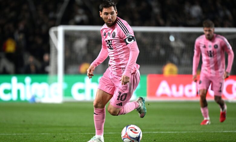 ميسي يسقط أرضًا بسبب مشجع غريب: حوادث بورتوريكو