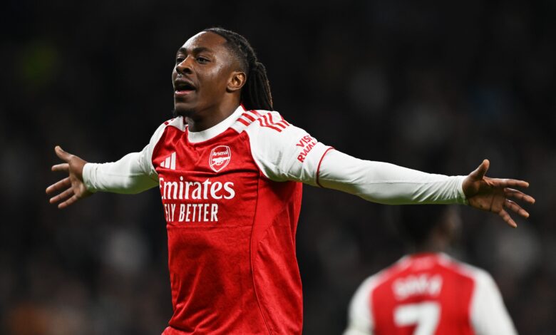 إيبيريشي إيزي يطارد أساطير أرسنال في ديربي شمال لندن - Getty Images Sport