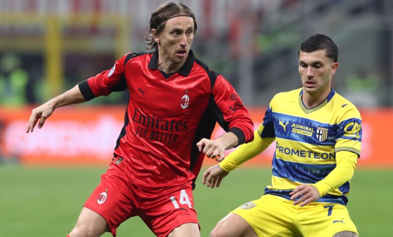 القنوات الناقلة لمباراة كريمونيسي وميلان 2025-2026.. كيف تشاهدها؟