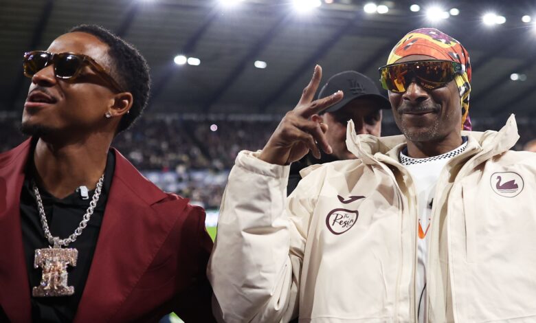 سنوب دوج في بريستون: مدرب بريستون يكشف عن رائحة الحشيش في نفق سوانسي - Getty Images Sport