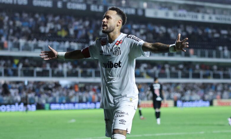 نيمار يسجل ثنائية ويرقص على طريقة فينيسيوس في الدوري البرازيلي