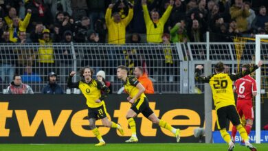 أزمة تحكيمية في كلاسيكو ألمانيا: شلوتربيك يلدغ بايرن ميونخ ببطاقة صفراء