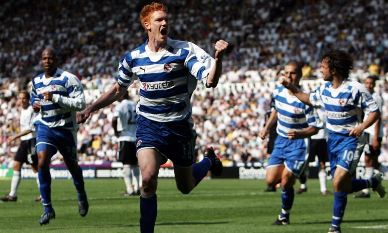 اللاعب السري يكشف هويته: مهاجم الدوري الإنجليزي السابق يفجر المفاجأة!