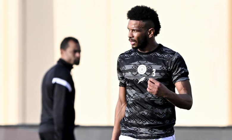 علي البليهي يشعل الديربي بمشادة مع ليوناردو: توتر مبكر في الهلال والشباب