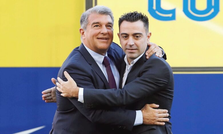 لابورتا يكشف عن ثنائي برشلونة الأهم ودعمه لفليك وديكو