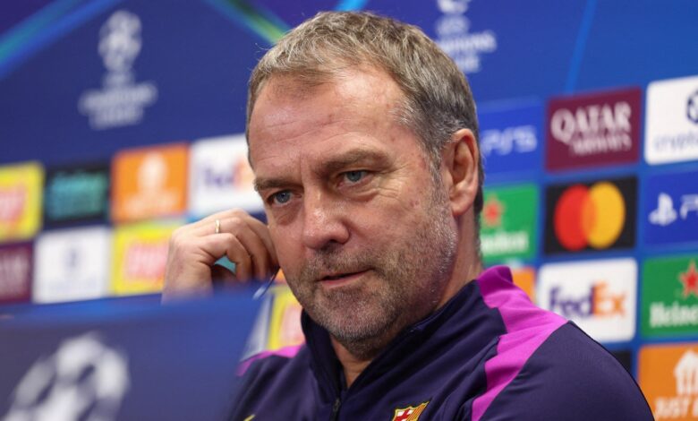 إصابات برشلونة تثير غضب فليك: اتهامات متبادلة وأزمة غرفة الملابس