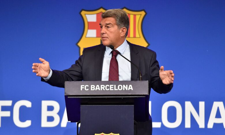 انتخابات برشلونة: تحالف معارض يهدد عرش لابورتا