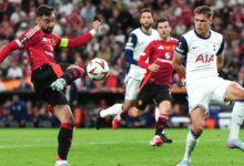 برشلونة يضع عينه على مدافع توتنهام فان دي فين لتعزيز خطوطه
