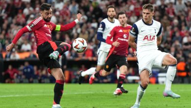 برشلونة يضع عينه على مدافع توتنهام فان دي فين لتعزيز خطوطه