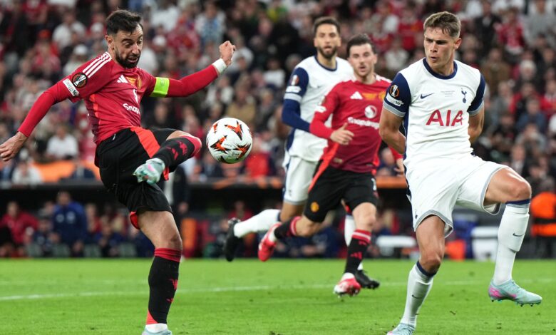 برشلونة يضع عينه على مدافع توتنهام فان دي فين لتعزيز خطوطه