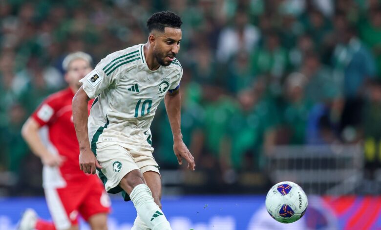 بدائل سالم الدوسري: 5 حلول لتعويض غيابه عن ودية مصر وصربيا