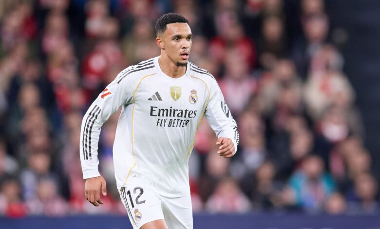 أرنولد وليفربول: معاناة مزدوجة تمهد لعودة محتملة