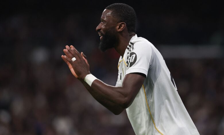 تدخل VAR في واقعة رودريجر أمام خيتافي: لماذا غاب التحكيم؟