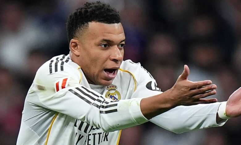 مبابي يواجه إصابة "تافهة" بسبب مطاردة رقم رونالدو القياسي