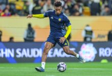 كومان يكتب التاريخ مع النصر: 10 تمريرات حاسمة في موسم واحد