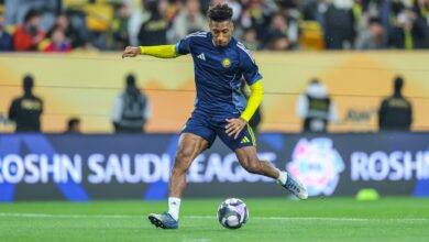 كومان يكتب التاريخ مع النصر: 10 تمريرات حاسمة في موسم واحد