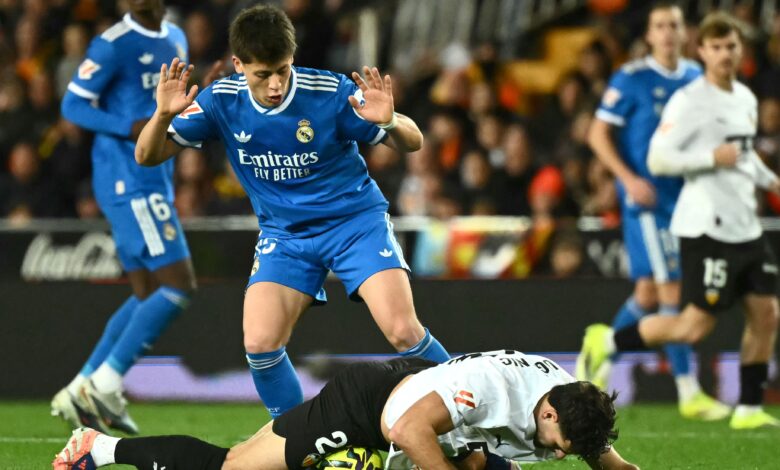 كيس سميث: نجم هولندا يقلق ريال مدريد ومستقبله الغامض