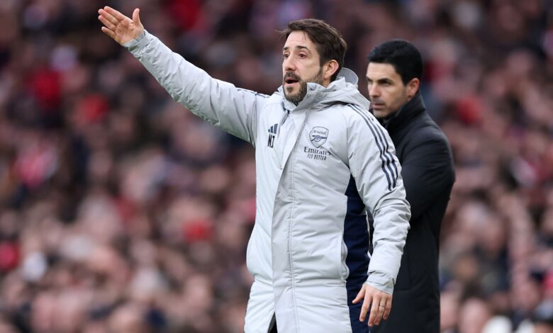 بند مثير للجدل في عقد مدرب آرسنال للكرات الثابتة: أرقام وأرباح