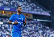 تمبكتي يرفض عروض أوروبا.. والهلال يتعثر في صفقة عبد الحميد