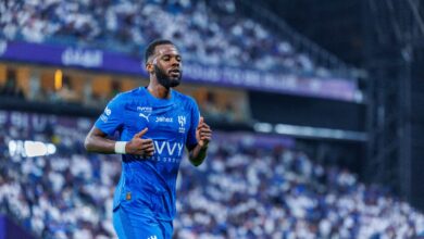 تمبكتي يرفض عروض أوروبا.. والهلال يتعثر في صفقة عبد الحميد