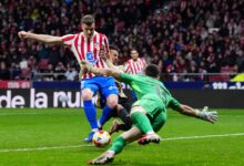 التشكيل الرسمي لبرشلونة ضد أتلتيكو: فليك يغير 3 لاعبين