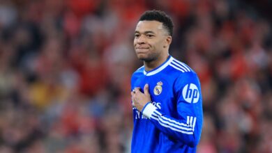 مبابي يزين جذوره الكاميرونية بمبادرة مدرسة في بونيندالي