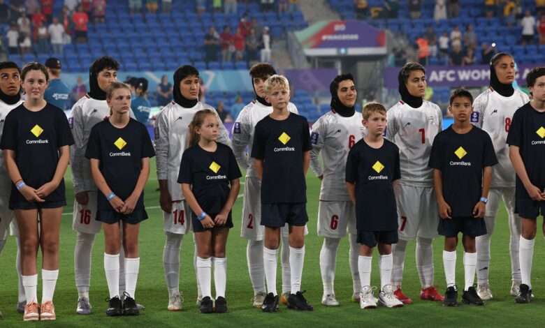 صمت الإيرانيات في كأس آسيا: رسالة احتجاج وسط الحرب