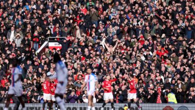 راتكليف وتصريحاته العنصرية.. غضب جماهير اليونايتد يرد بقوة