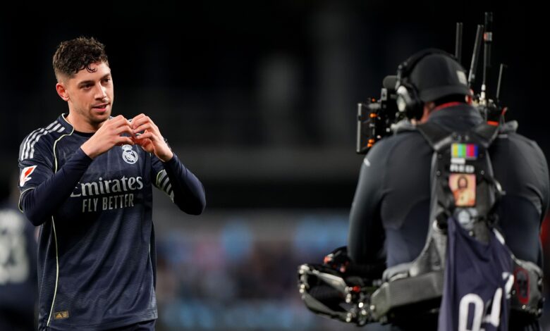 فالفيردي يحتفل مع بينتوس: سر رسالة الوفاء بعد هدف سيلتا فيجو