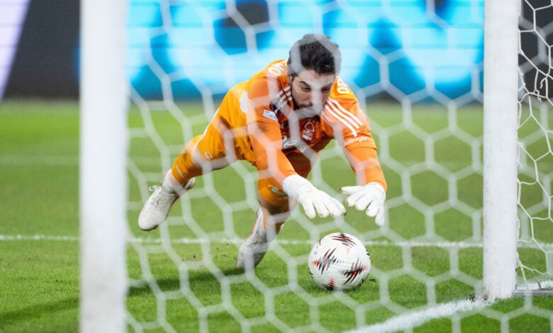 اليوروبا ليج: الحظ العاثر يقود نوتنجهام فورست لربع النهائي بركلات الترجيح