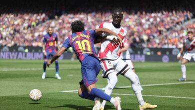 جدل تحكيمي في الدوري الإسباني: لقطات يامال وخطأ ضد رايو فاليكانو