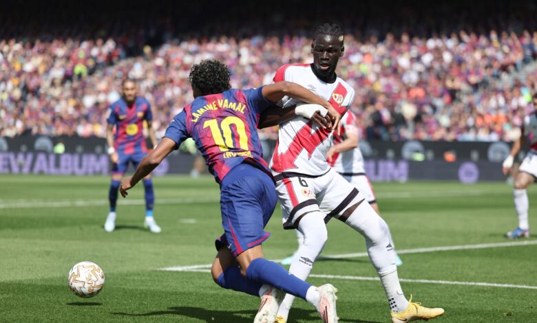 جدل تحكيمي في الدوري الإسباني: لقطات يامال وخطأ ضد رايو فاليكانو