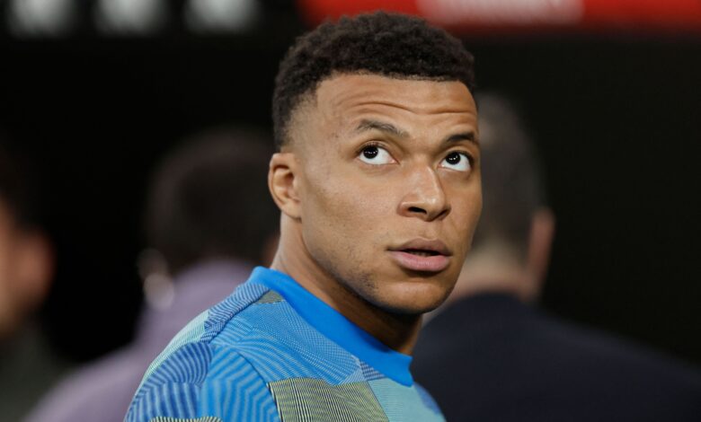 مبابي يتحدث عن زيدان مدربًا لفرنسا: لا أعرف من هو!