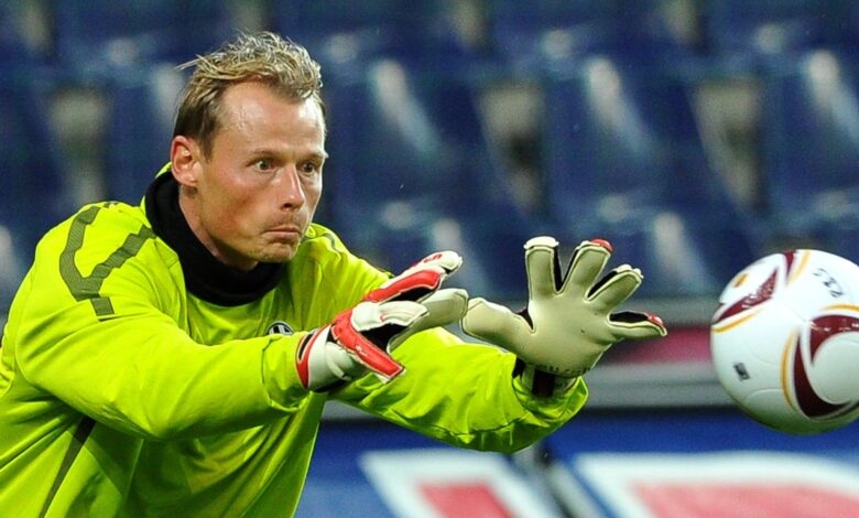 حارس مرمى آرسنال ويوفنتوس السابق.. قطار ينهي حياة مانينجر