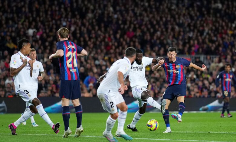 صفقات مجانية: نجوم ريال مدريد وبرشلونة يتصدرون قائمة الأحرار