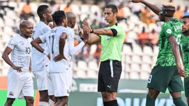 حكم مصري يقود صدام مغربي جزائري في كأس الكونفدرالية